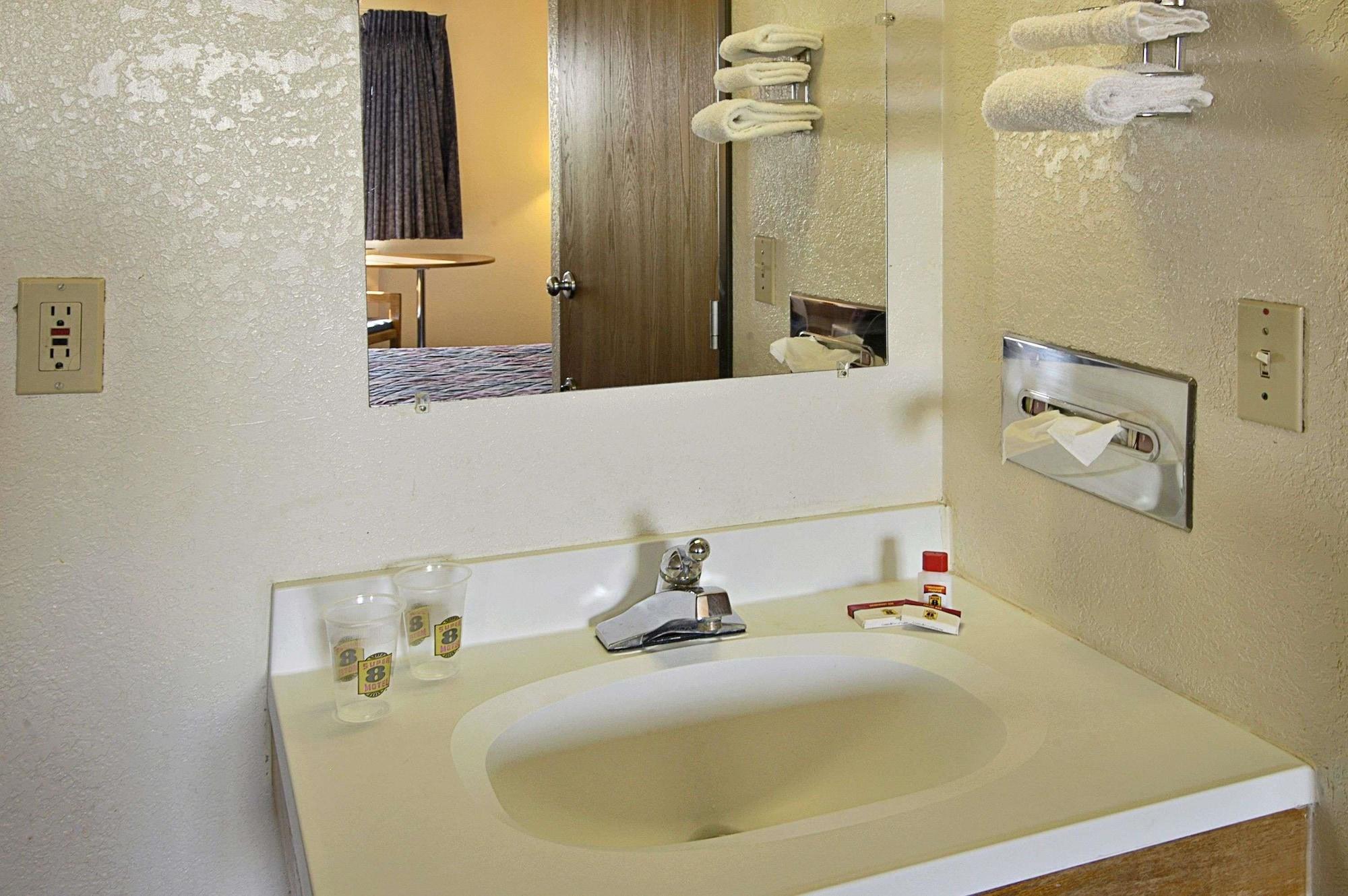 Super 8 By Wyndham Vacaville Room photo