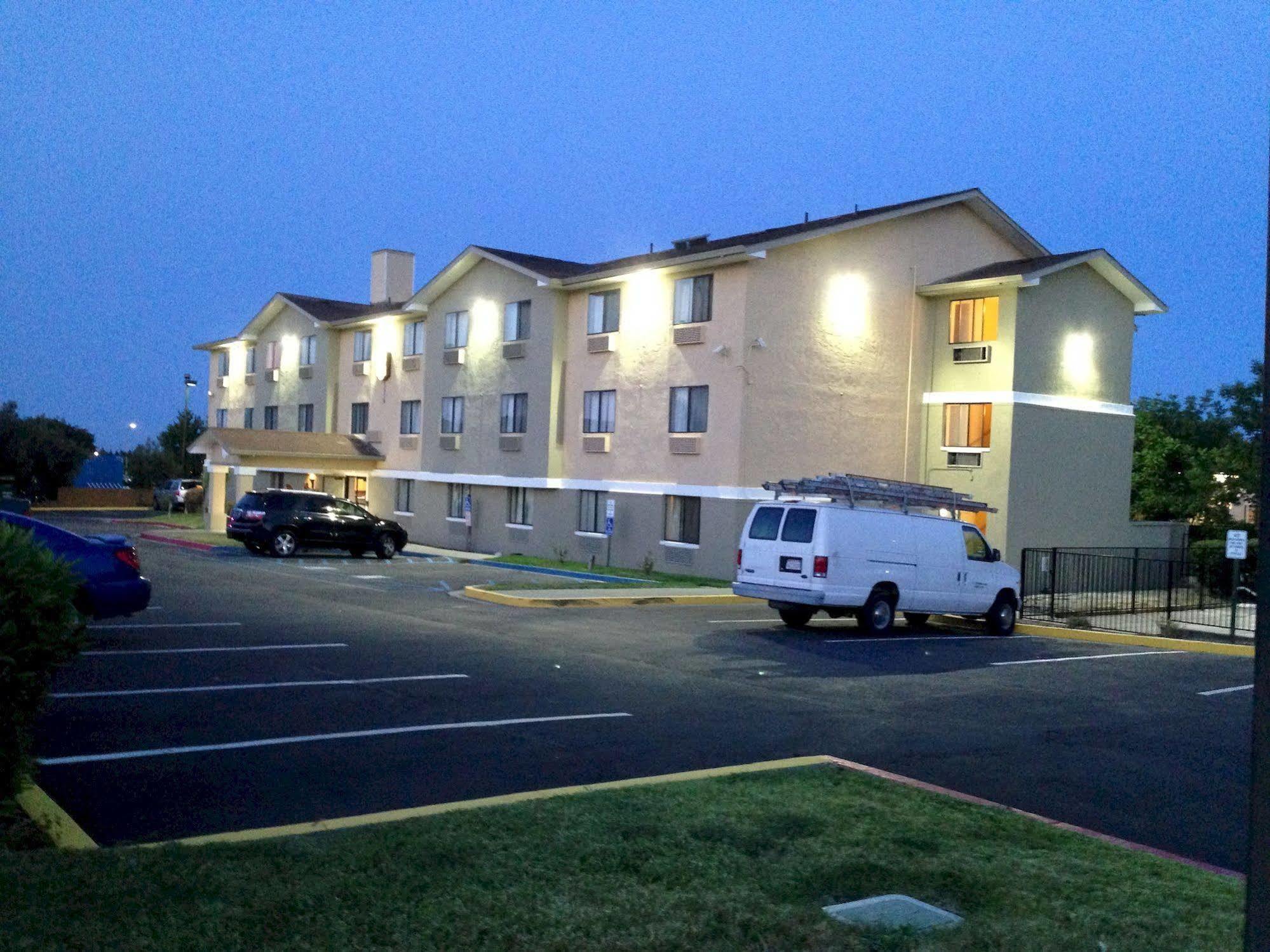 Super 8 By Wyndham Vacaville Exterior photo